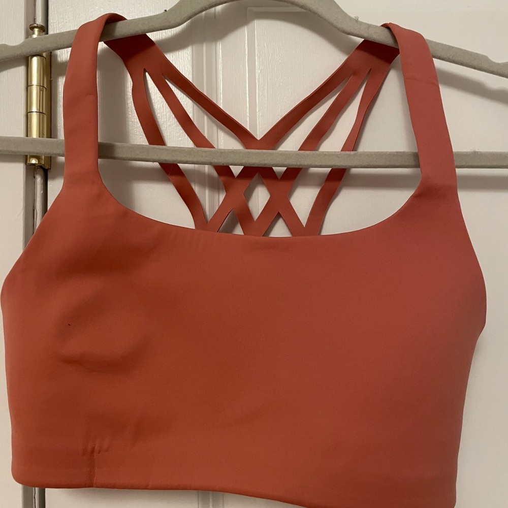 Lululemon sports bra